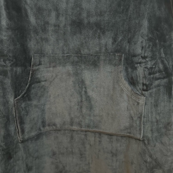 Cupcakes and Cashmere Long Hooded Pullover Velour Black Size Medium - Picture 2 of 7